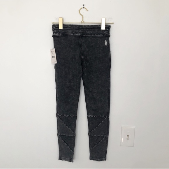 Free People • Kyoto High Rise Ankle Legging Black - Picture 6 of 8